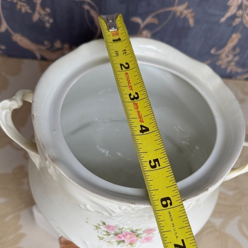 Vintage Porcelain Floral Pot With Lid and Handles - Picture 8 of 8